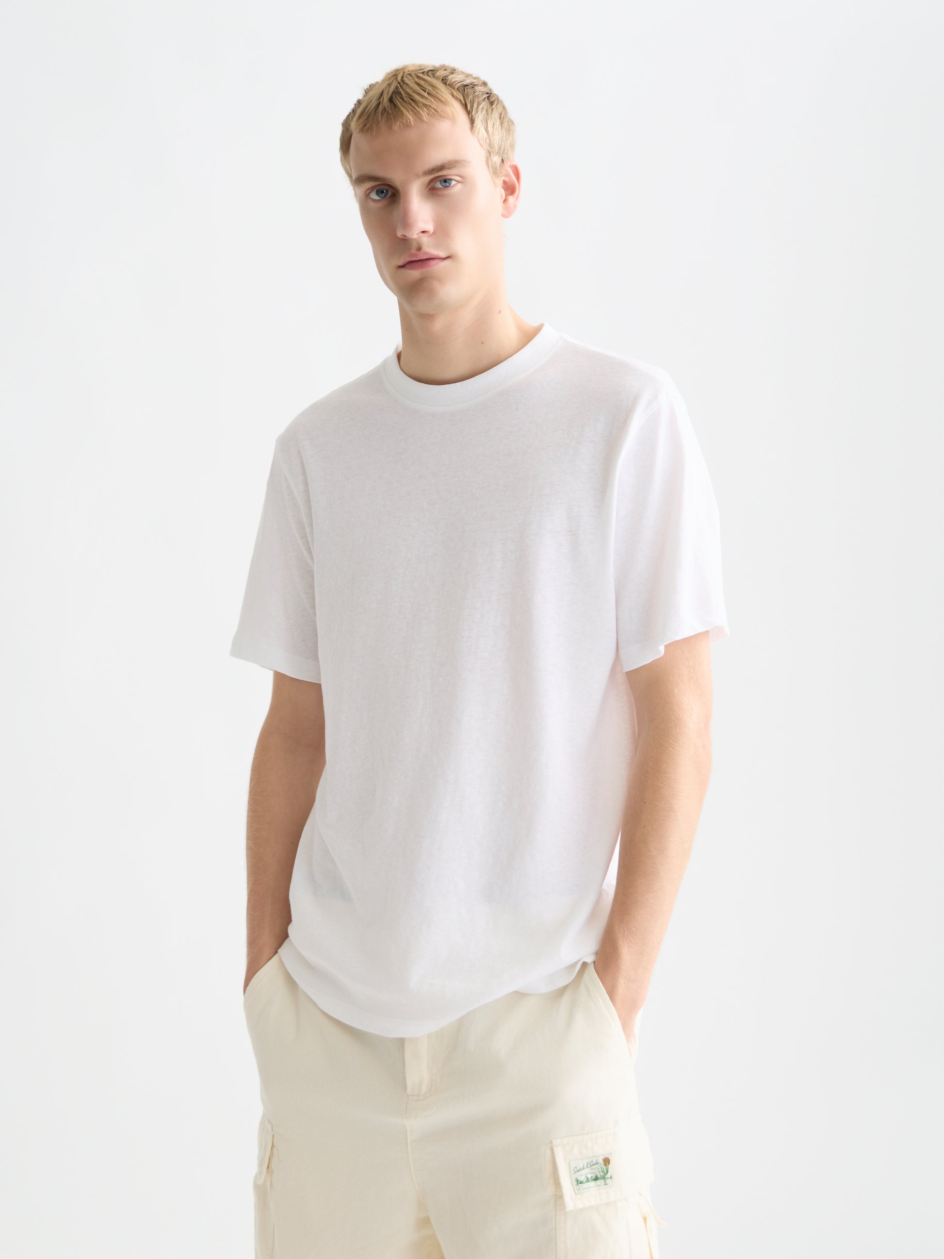 White Smoke טי שירט קצרה לגברים Crosses Cottonlinen SCOTCH & SODA