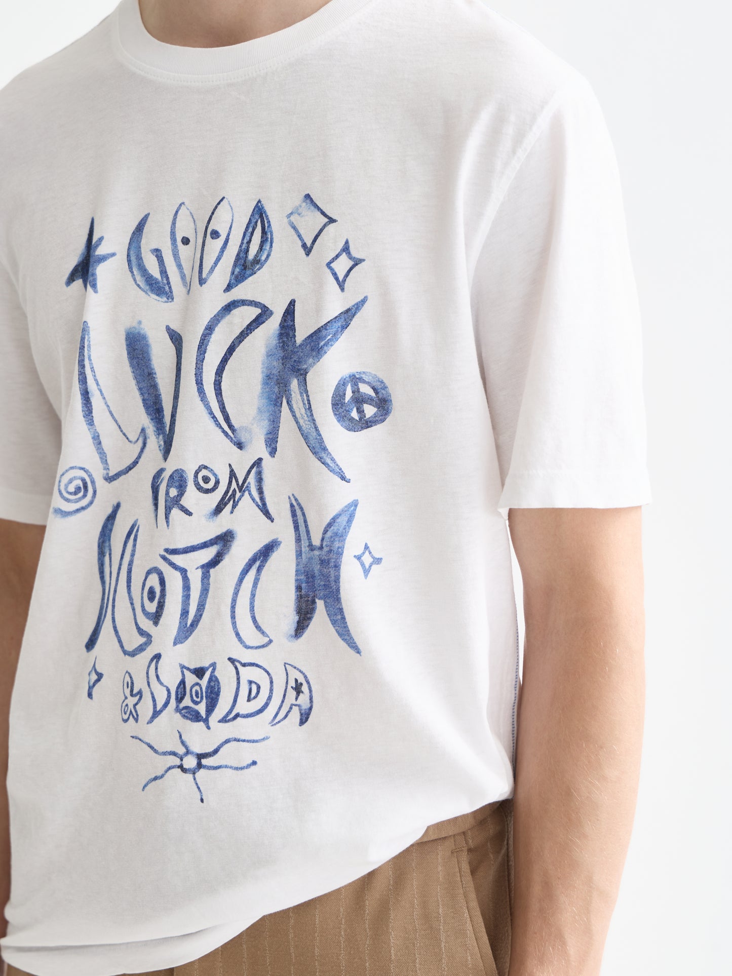 Gray טי שירט קצרה לגברים Washed Graphic SCOTCH & SODA