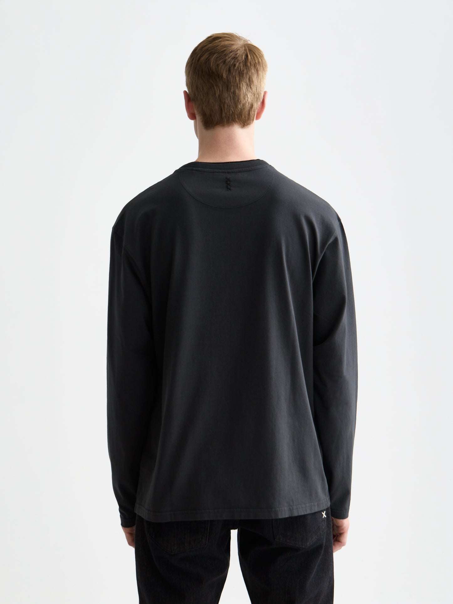 Black 3 CROSSES RELAXED GARMENT-DYED LONG SLEEVE T-SHIRT טי שירט ארוכה SCOTCH & SODA