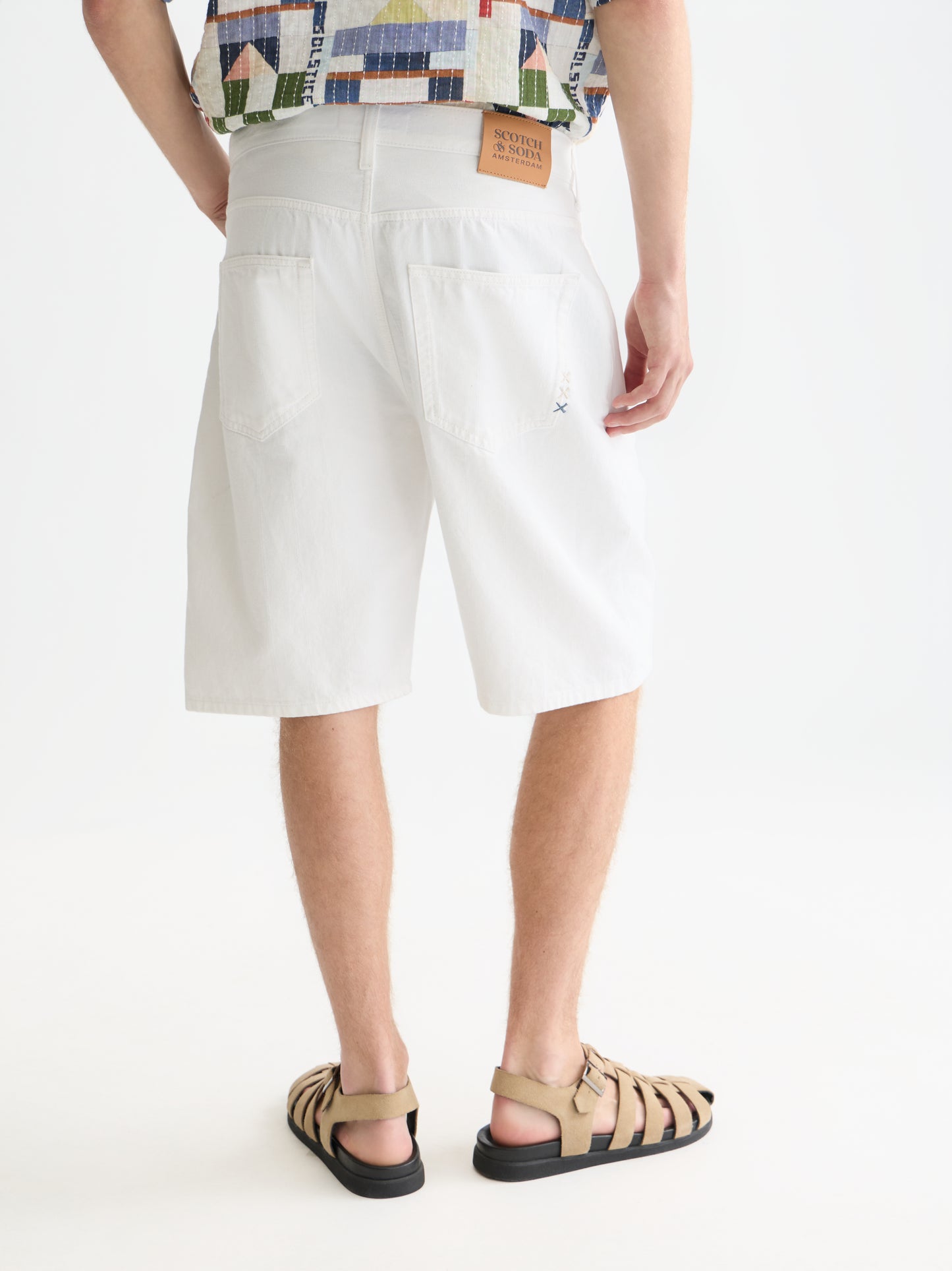 White Smoke ג׳ינס קצר לגברים The Pitch SCOTCH & SODA