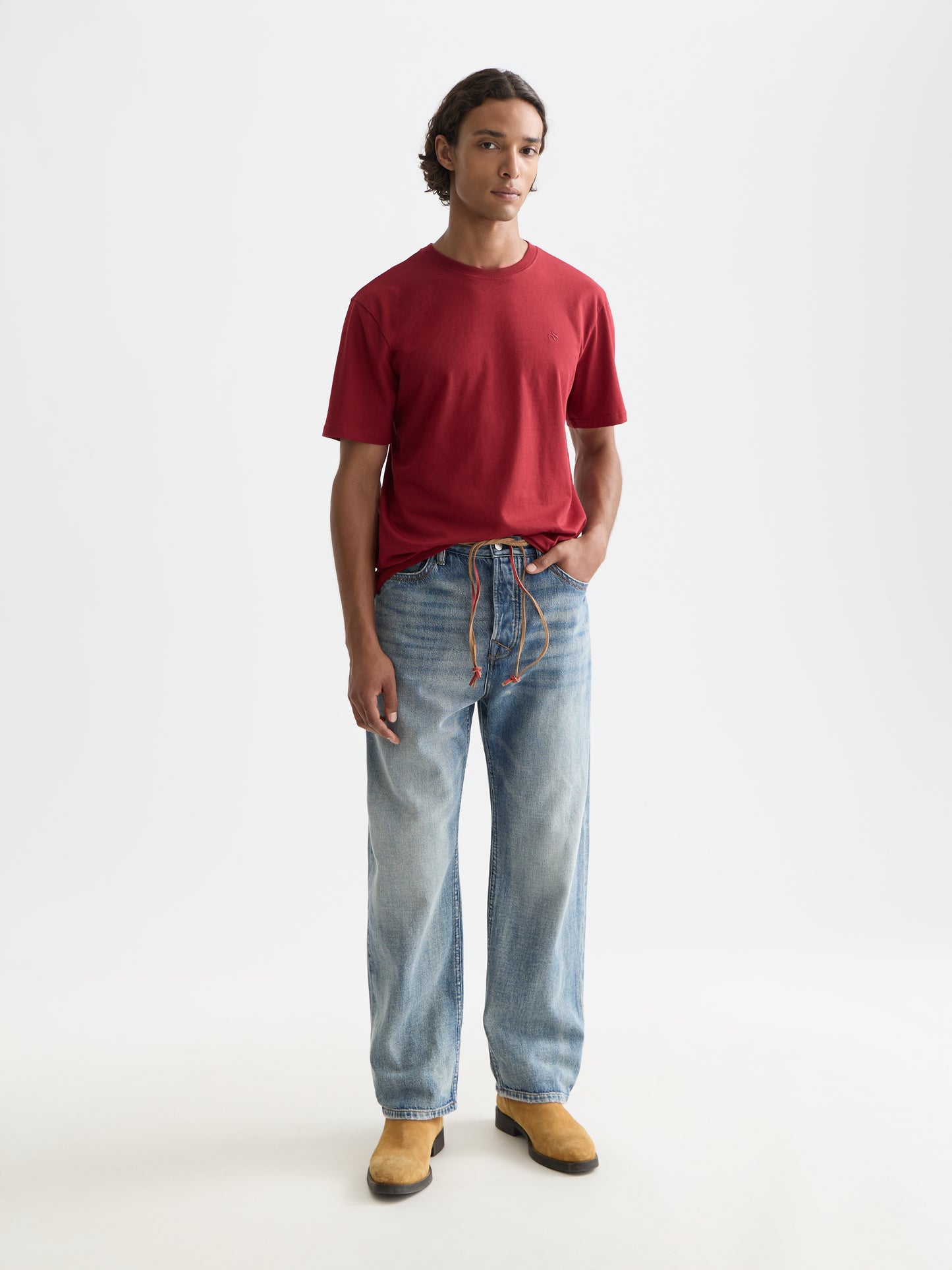 White Smoke טי שירט קצרה לגברים Seasonal Core Chest Logo SCOTCH & SODA