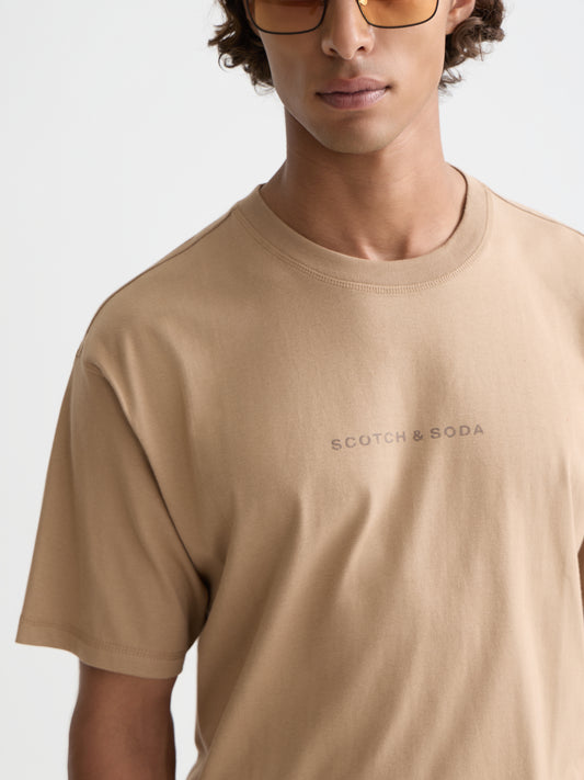 Lavender SEASONAL CORE CHEST ARTWORK RELAXED-FIT T-SHIRT טי שירט קצרה SCOTCH & SODA