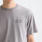 Light Slate Gray טי שירט Basquiat לגברים עם הדפס קדמי ואחורי SCOTCH & SODA