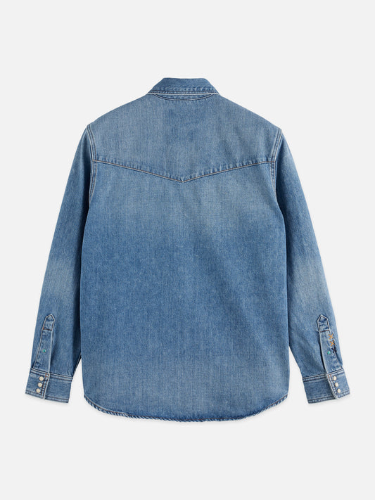 Slate Gray WASHED DENIM SHIRT WITH WESTERN DETAILS חולצה מכופתרת ארוכה SCOTCH & SODA