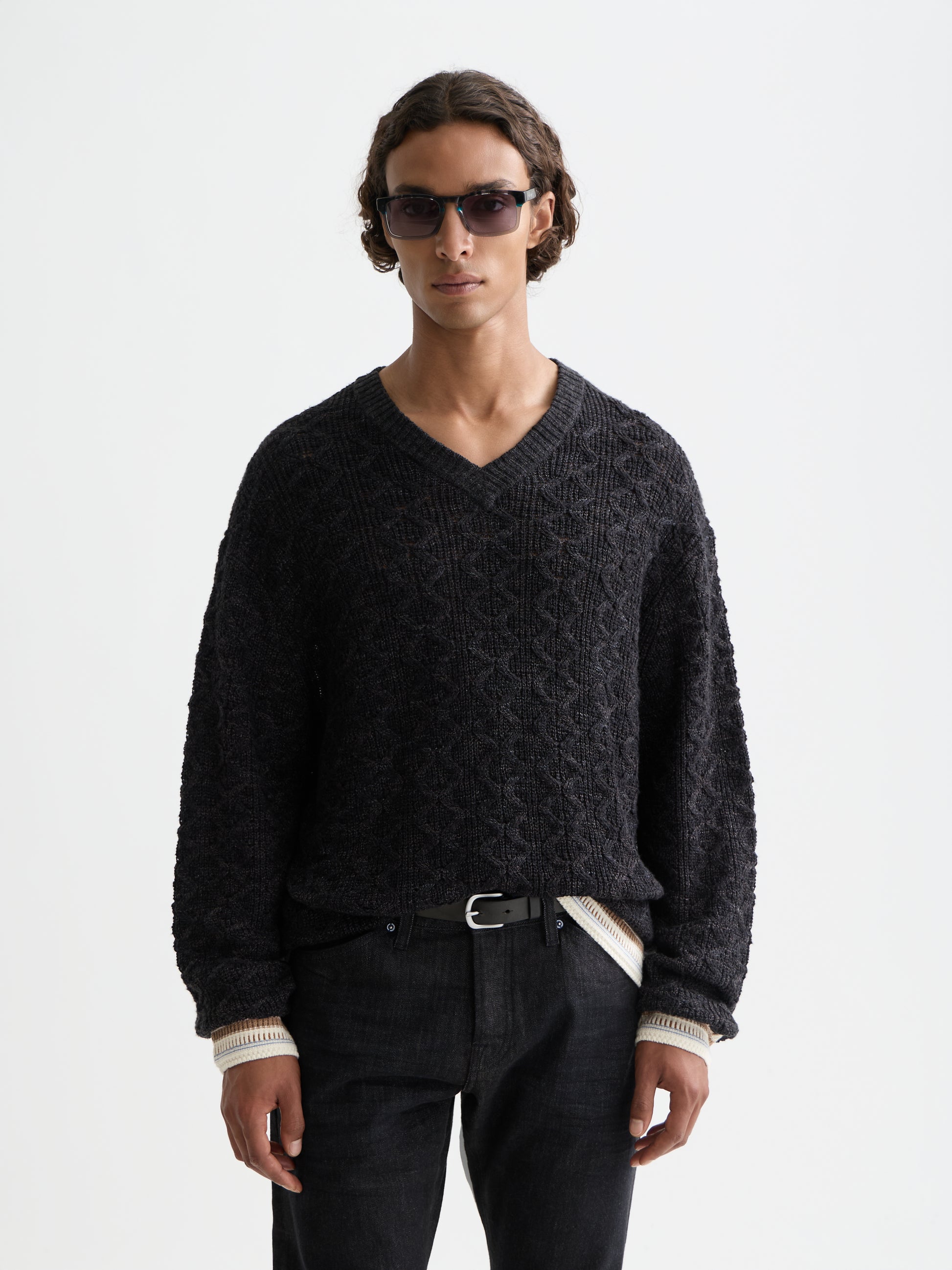 Black סוודר פולאובר לגברים V-Neck Cable SCOTCH & SODA