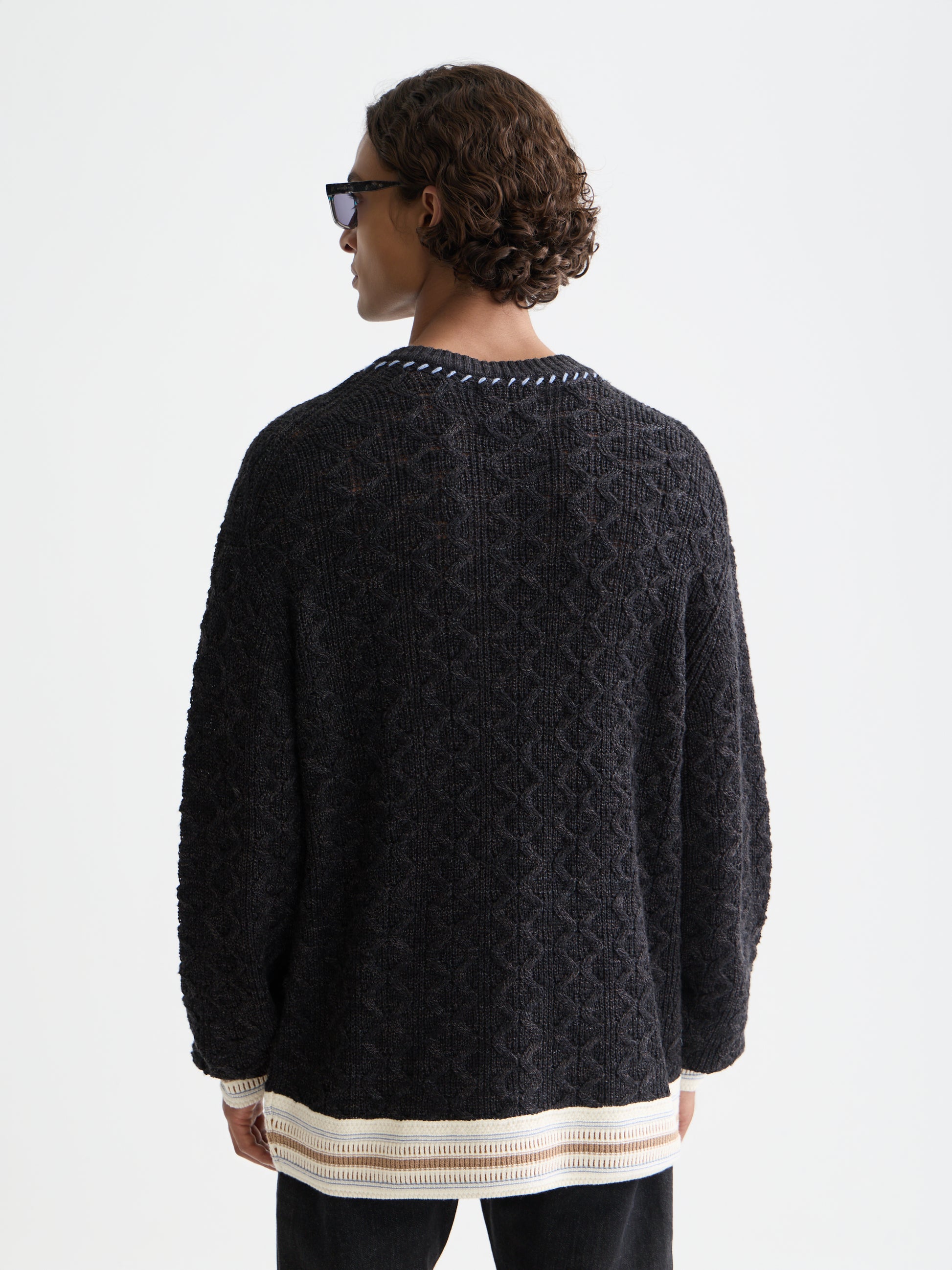 Black סוודר פולאובר לגברים V-Neck Cable SCOTCH & SODA