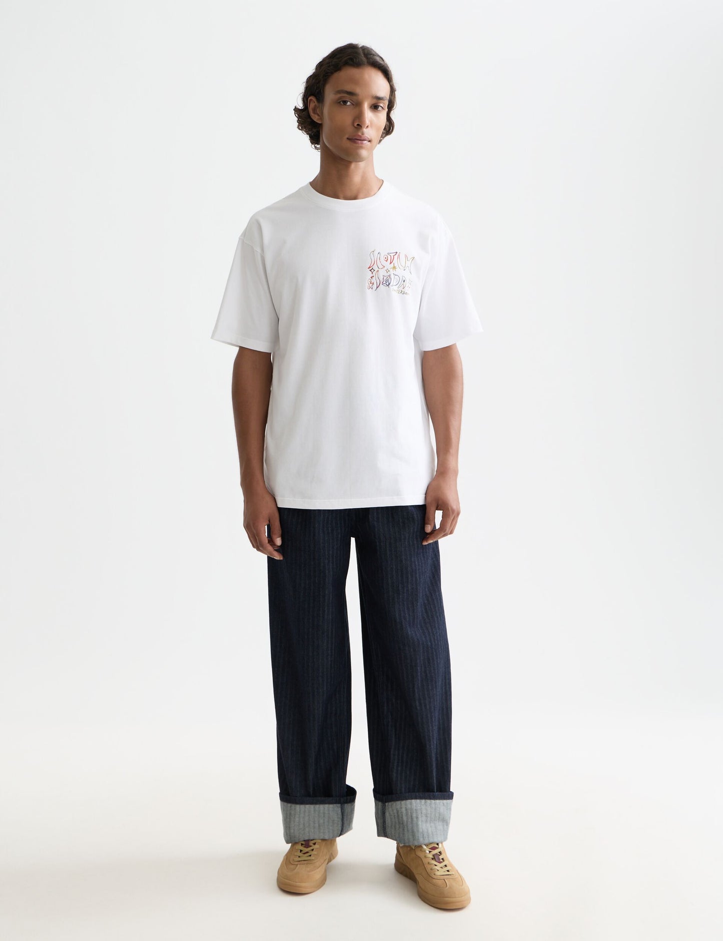 White Smoke FRONT AND BACK ARTWORK RELAXED-FIT T-SHIRT טי שירט קצרה SCOTCH & SODA