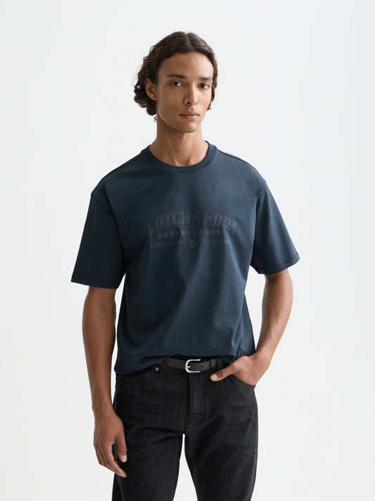 White Smoke טי שירט קצרה לגברים Front Artwork SCOTCH & SODA