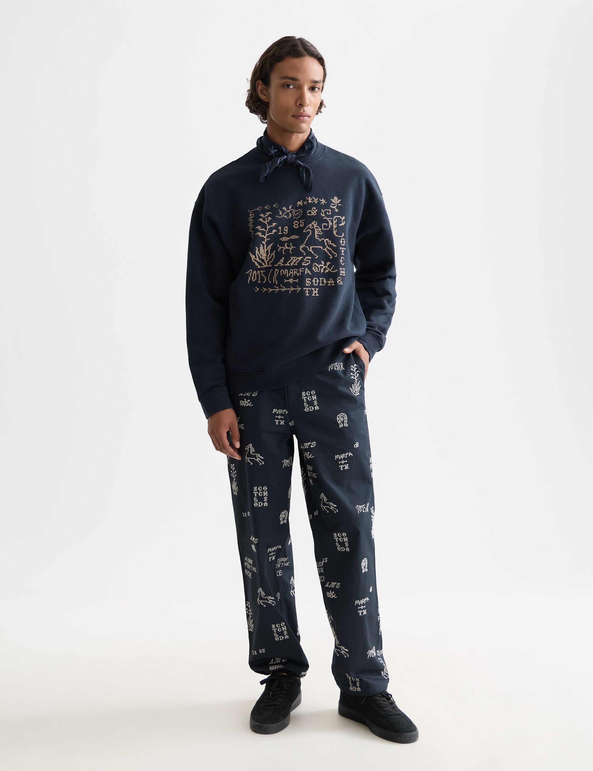 White Smoke סווטשירט לגברים Cross stitch artwork SCOTCH & SODA