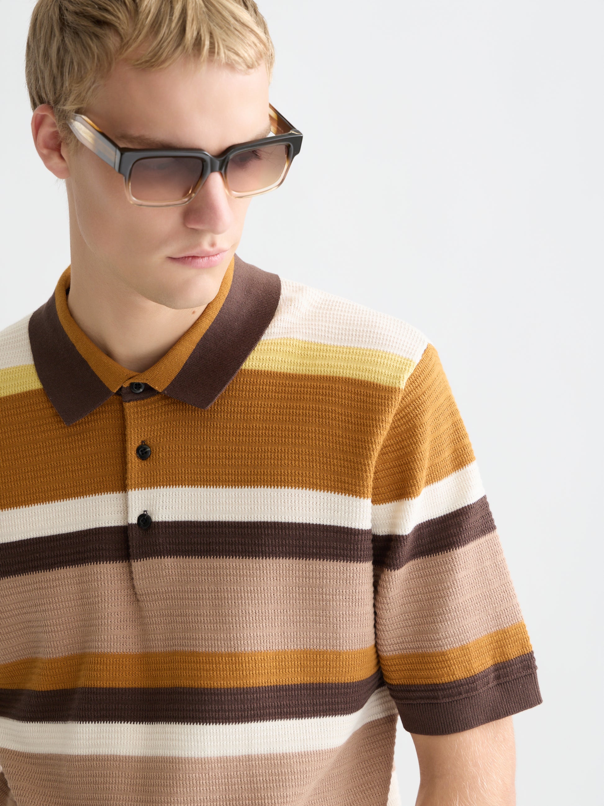 Lavender פולו סריג פסים לגברים Structured Striped Knitted Polo SCOTCH & SODA