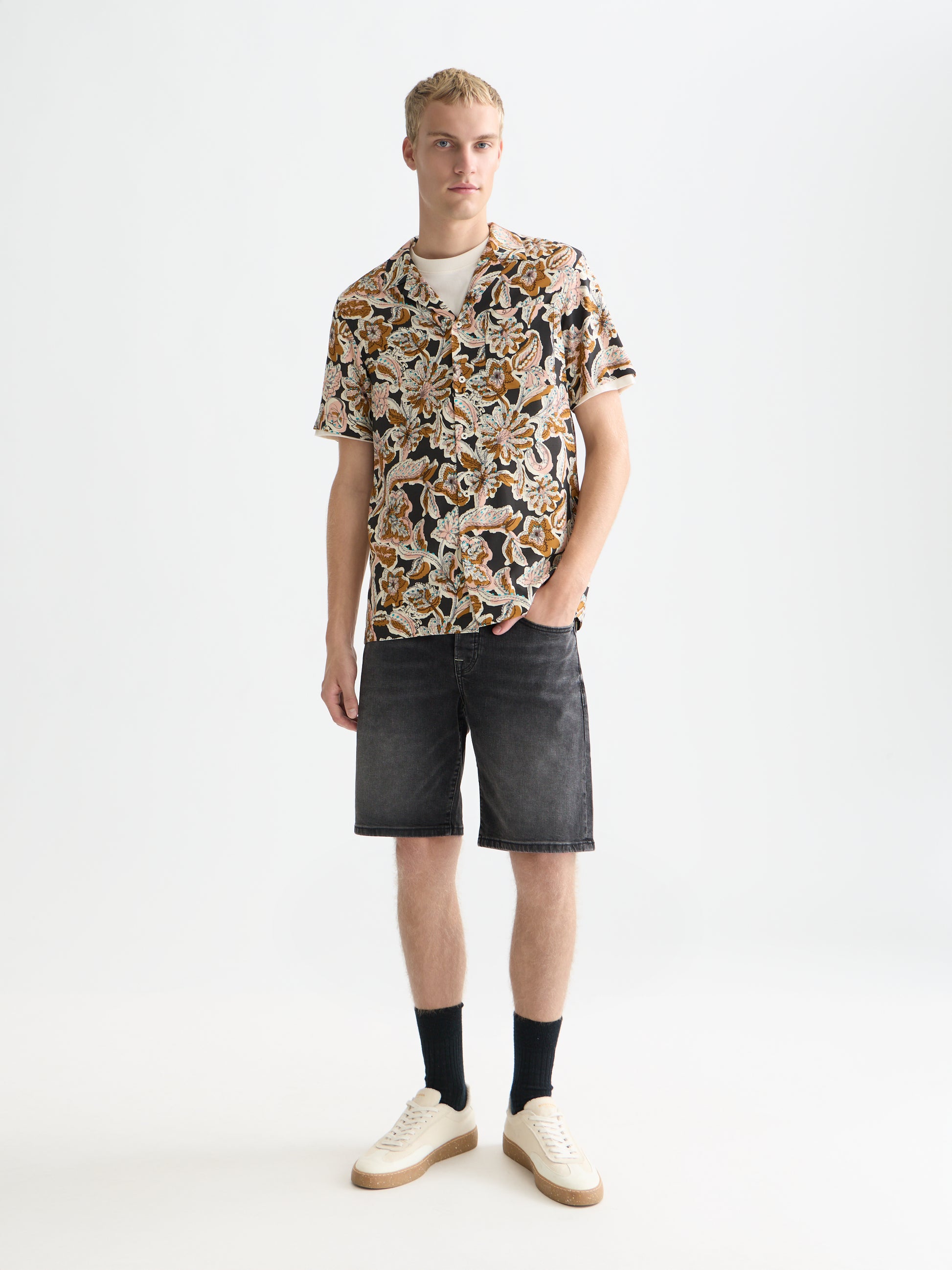 White Smoke חולצה מכופתרת קצרה לגברים Printed Viscose SCOTCH & SODA