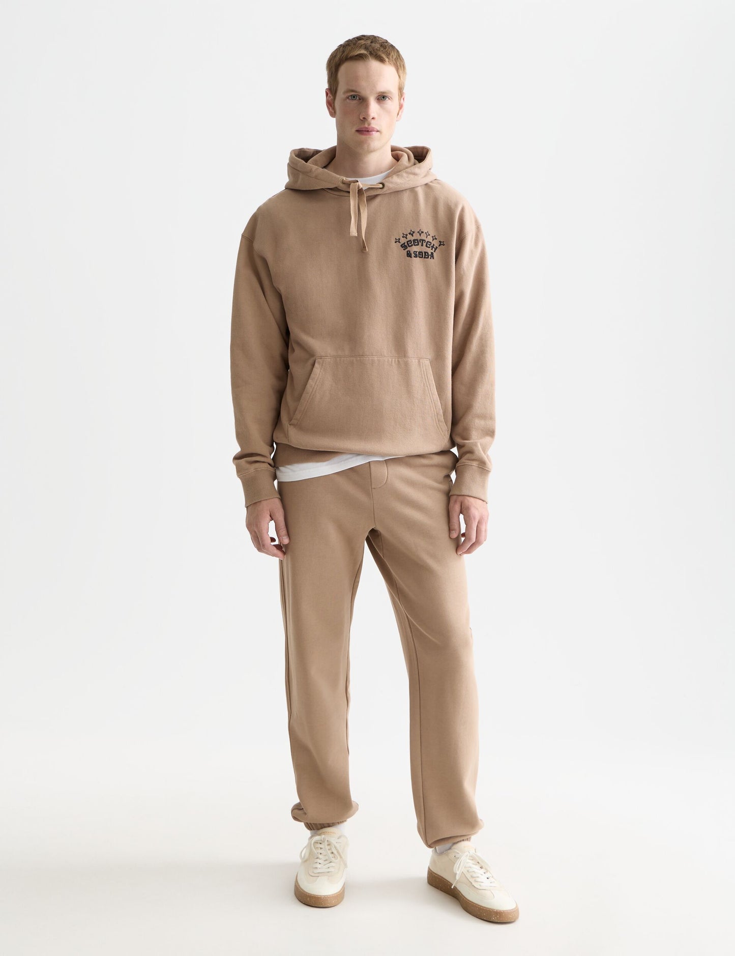 White Smoke FRONT AND BACK ARTWORK RELAXED-FIT ARTWORK קפוצ'ון SCOTCH & SODA