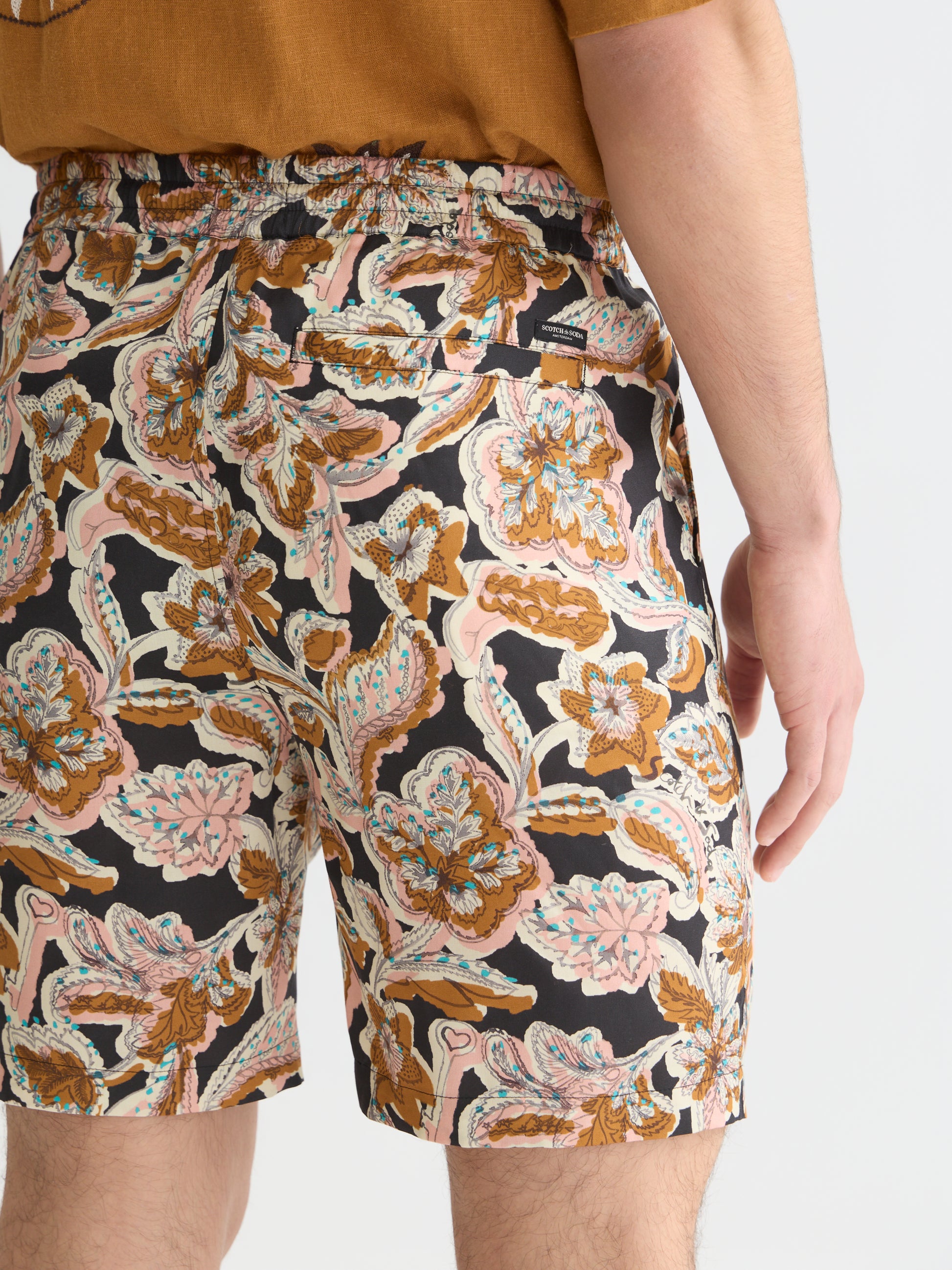 Lavender מכנסיים קצרים לגברים Fave Printed Tencel SCOTCH & SODA
