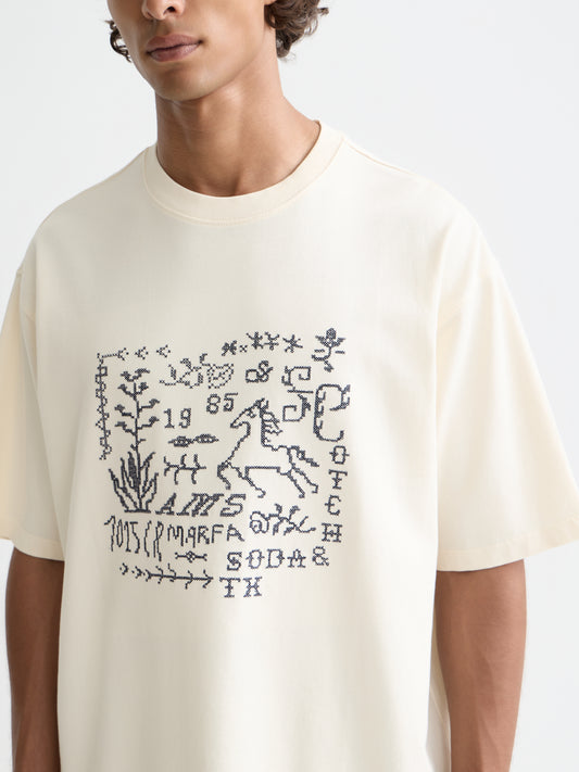 Lavender טי שירט קצרה לגברים Cross-Stitched Front Artwork SCOTCH & SODA