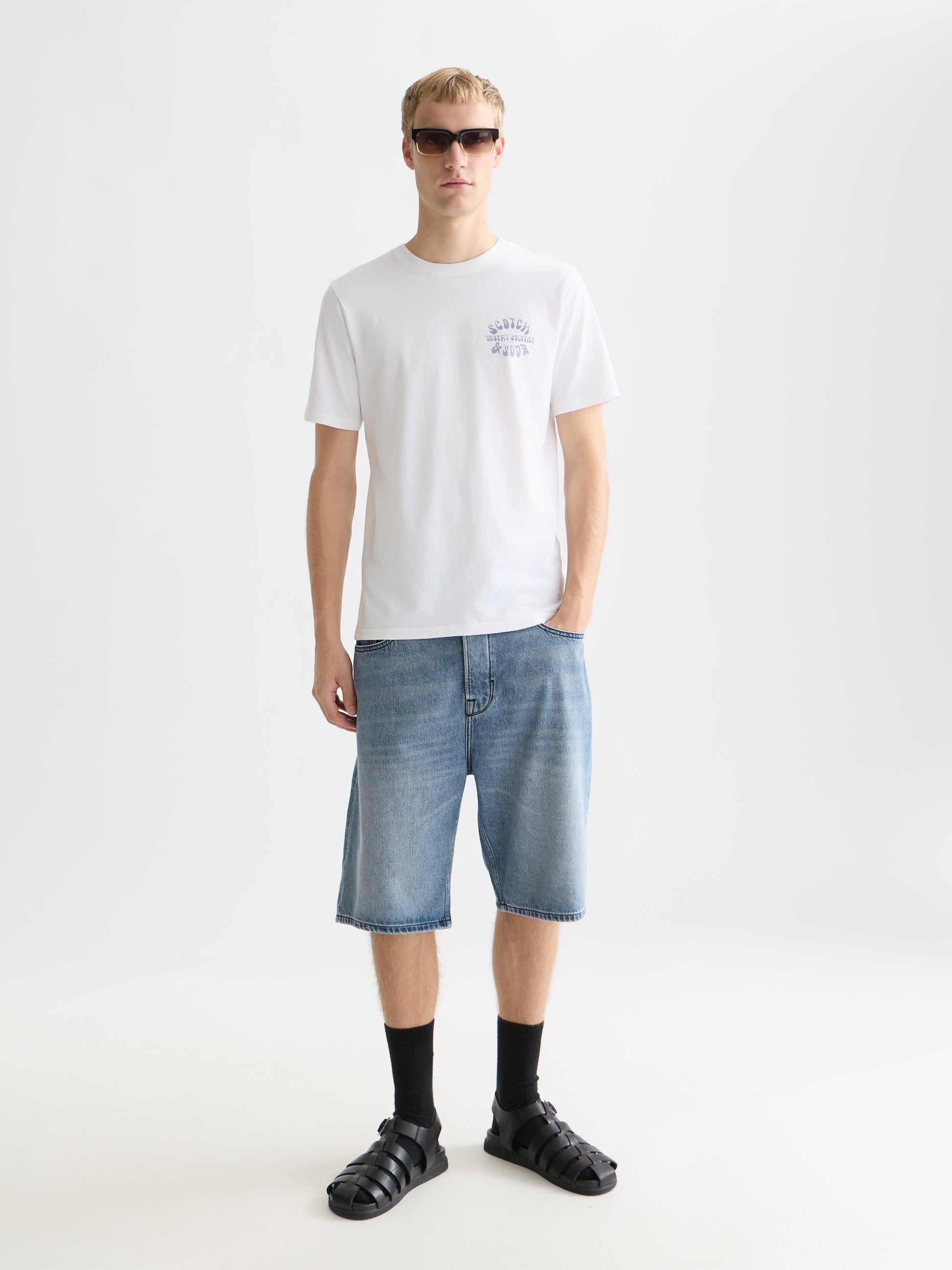 Lavender טי שירט קצרה לגברים Left Chest Artwork SCOTCH & SODA