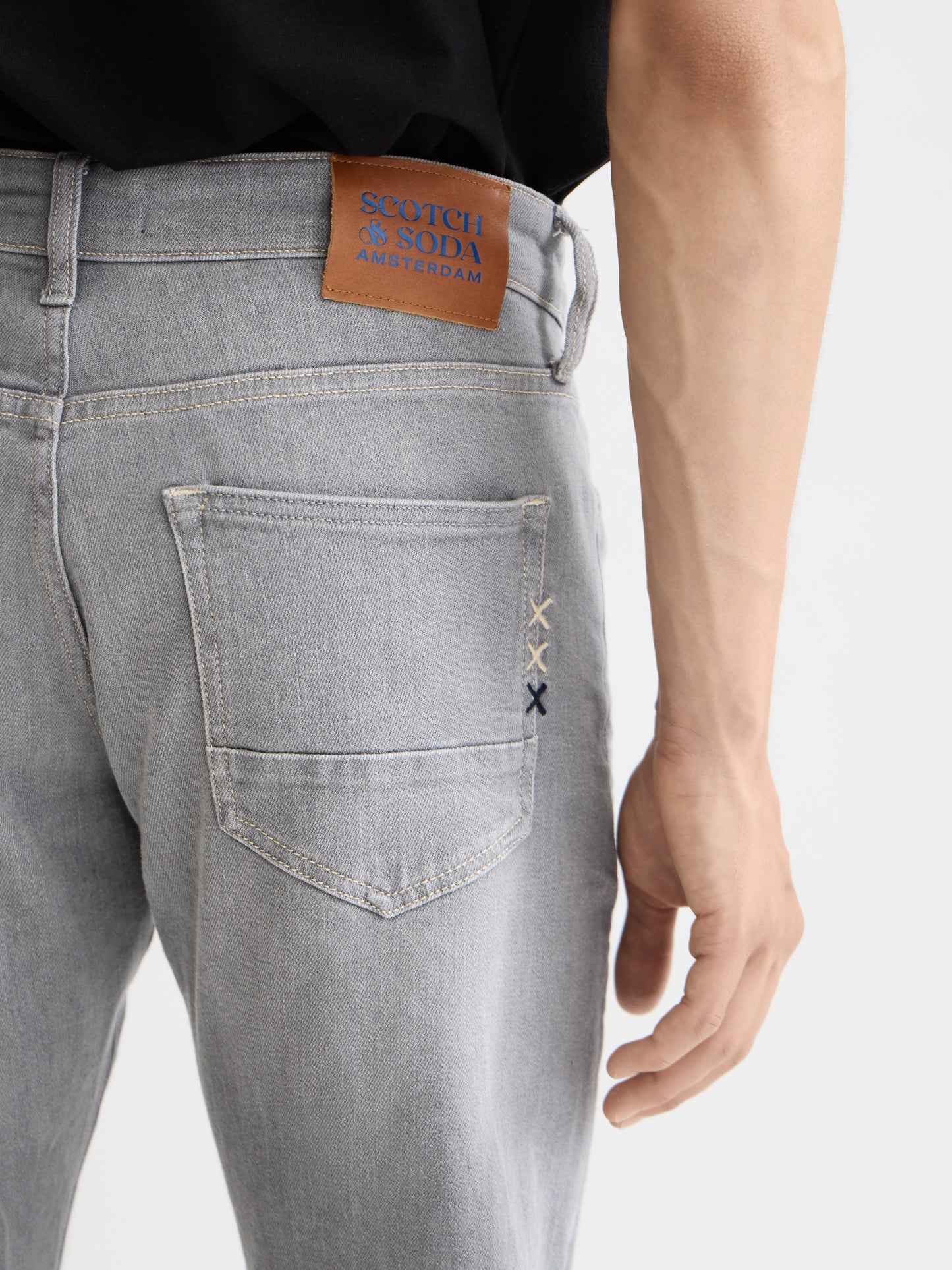 Light Slate Gray ג'ינס ארוך לגברים Straight Fit SCOTCH & SODA