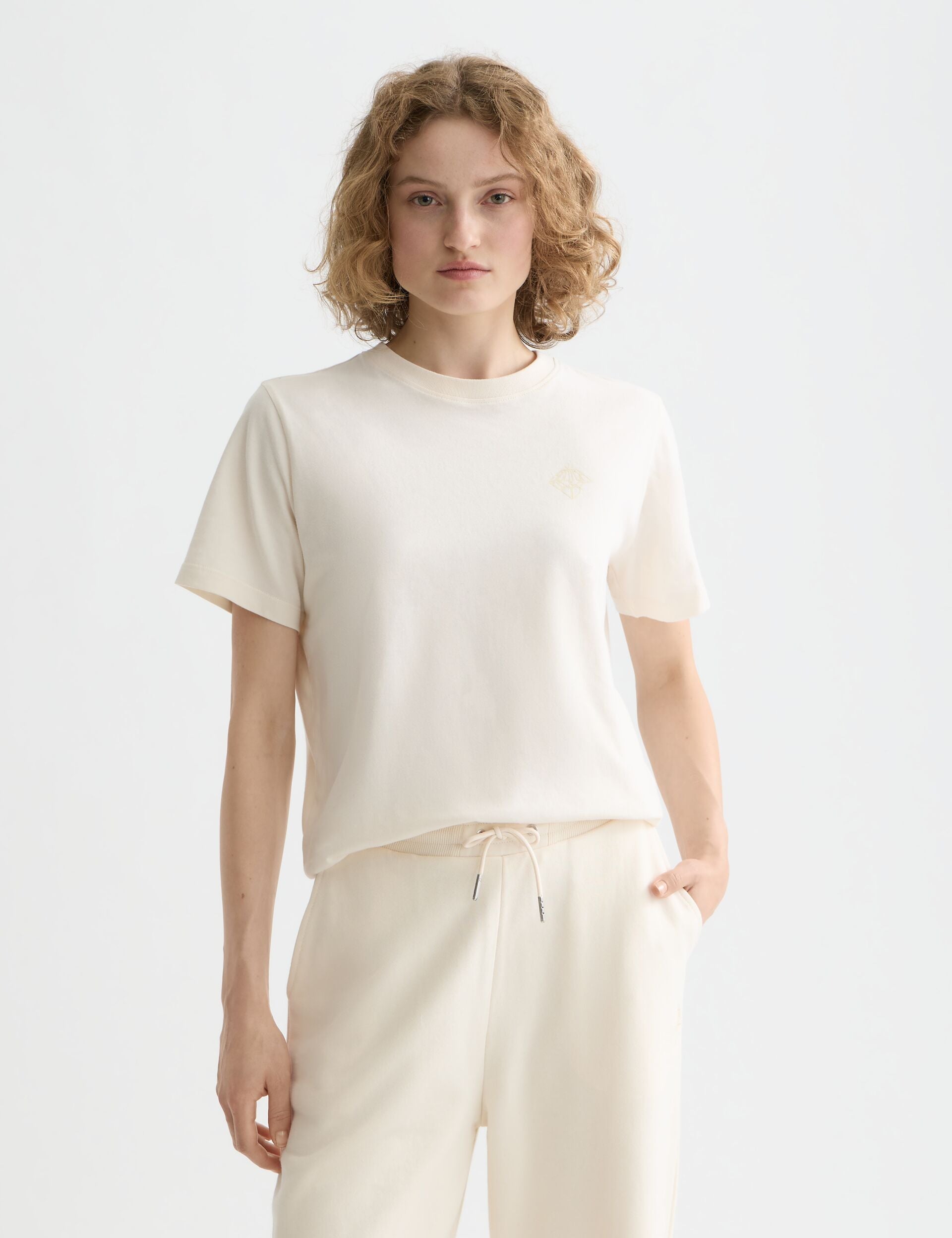 Lavender טי שירט קצרה לנשים Core Chest Artwork SCOTCH & SODA