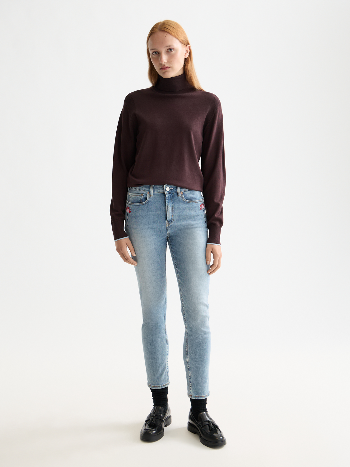 White Smoke סוודר עם צווארון לנשים SCOTCH & SODA