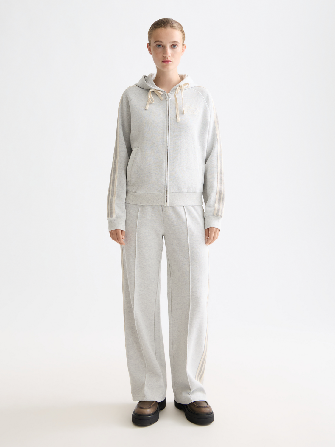 Lavender מכנסי טרנינג בגזרה ישרה לנשים SCOTCH & SODA