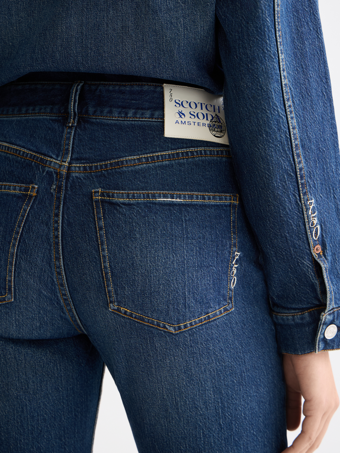 Dark Slate Gray ג'ינס ארוך לנשים The Sky - Straight Leg – Let It Rain 750 SCOTCH & SODA