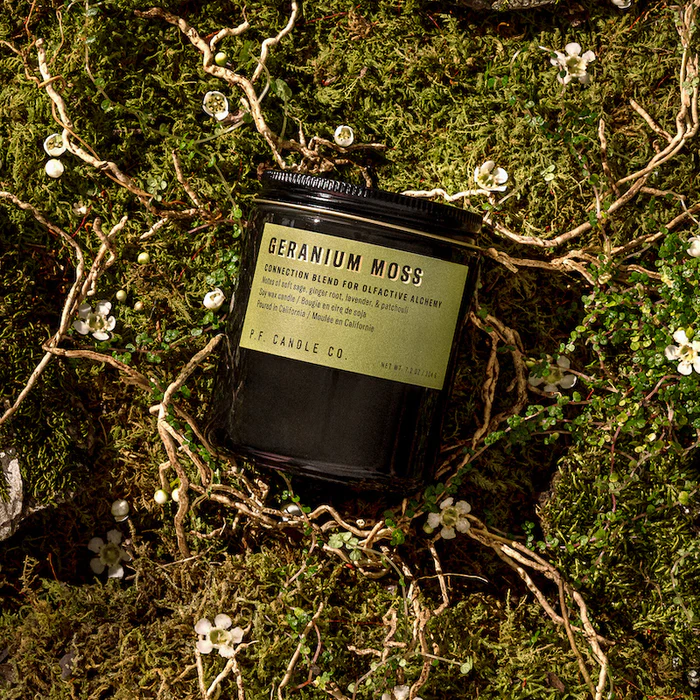 Black נר שעוות סויה קטן | NO. 3 GERANIUM MOSS P.F.CANDLE