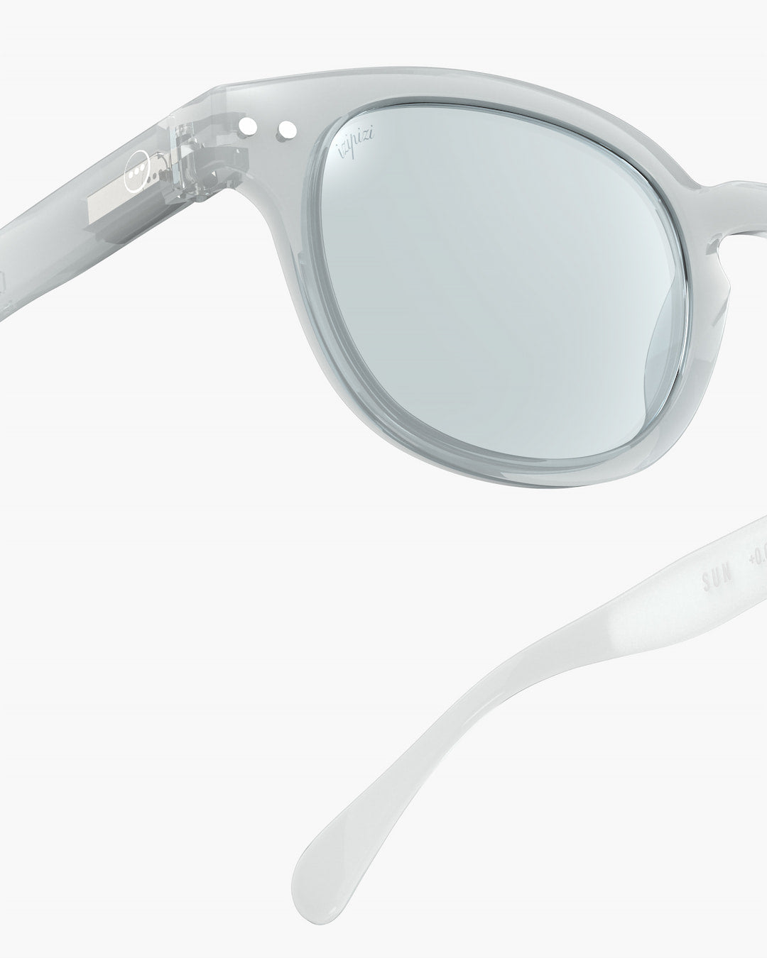 White Smoke משקפי שמש | דגם C IZIPIZI