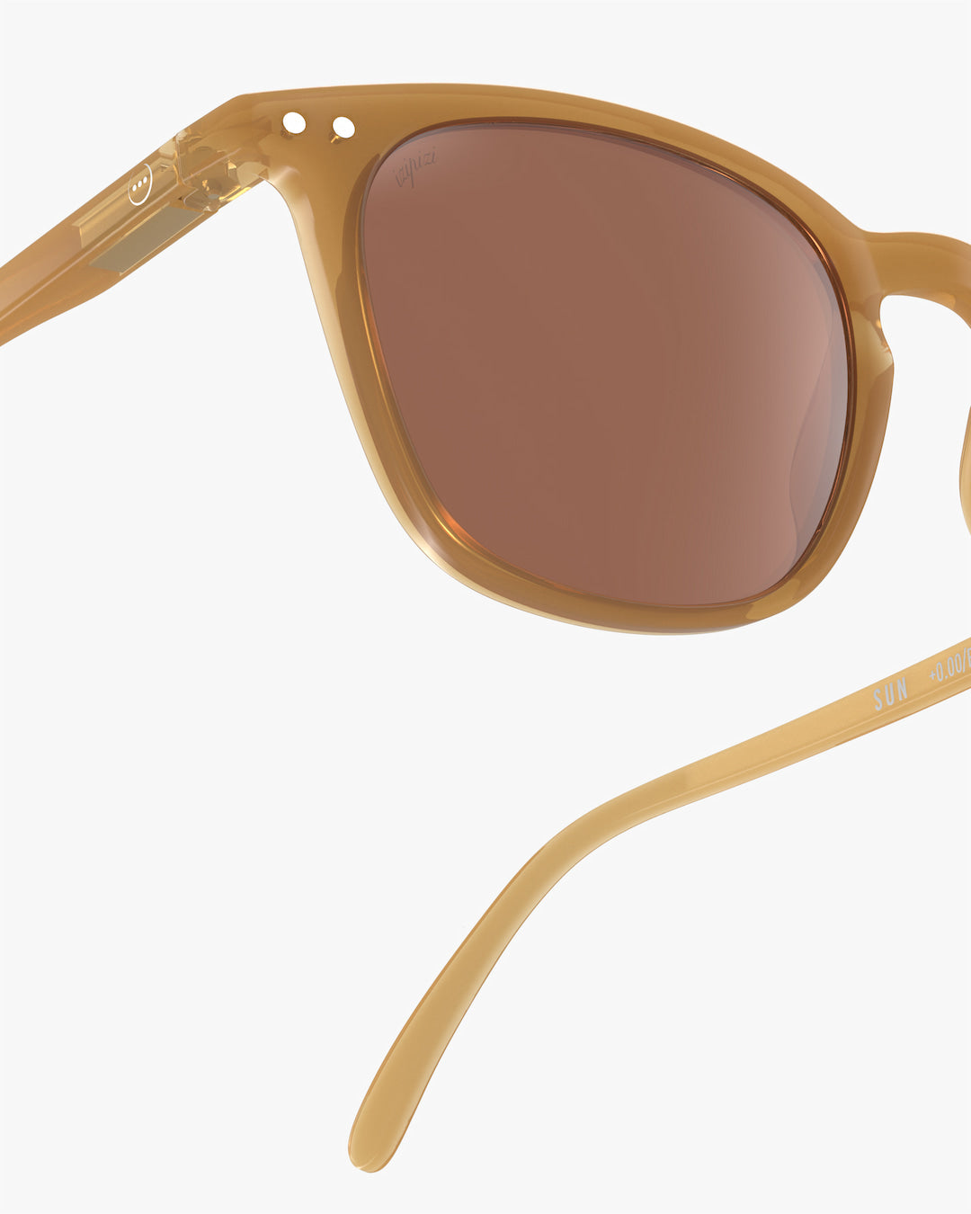 White Smoke משקפי שמש | דגם E IZIPIZI