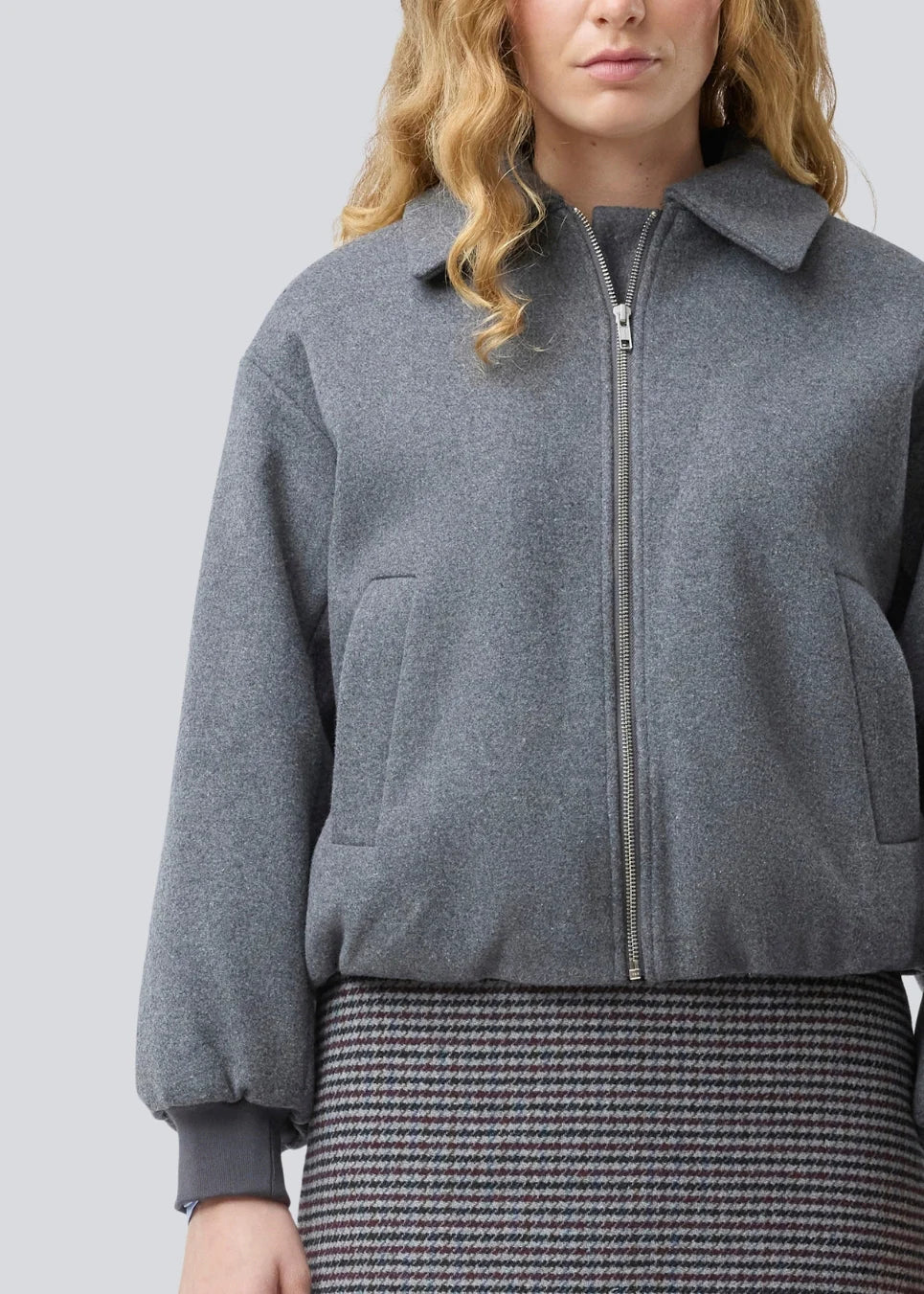 Dim Gray בומבר ג'קט לנשים Ommi MODSTROM