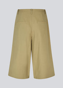 Dark Khaki מכנסיים קצרים לנשים Tore Long Shorts MODSTROM