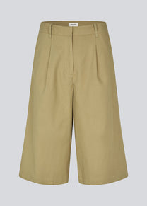 Dark Khaki מכנסיים קצרים לנשים Tore Long Shorts MODSTROM