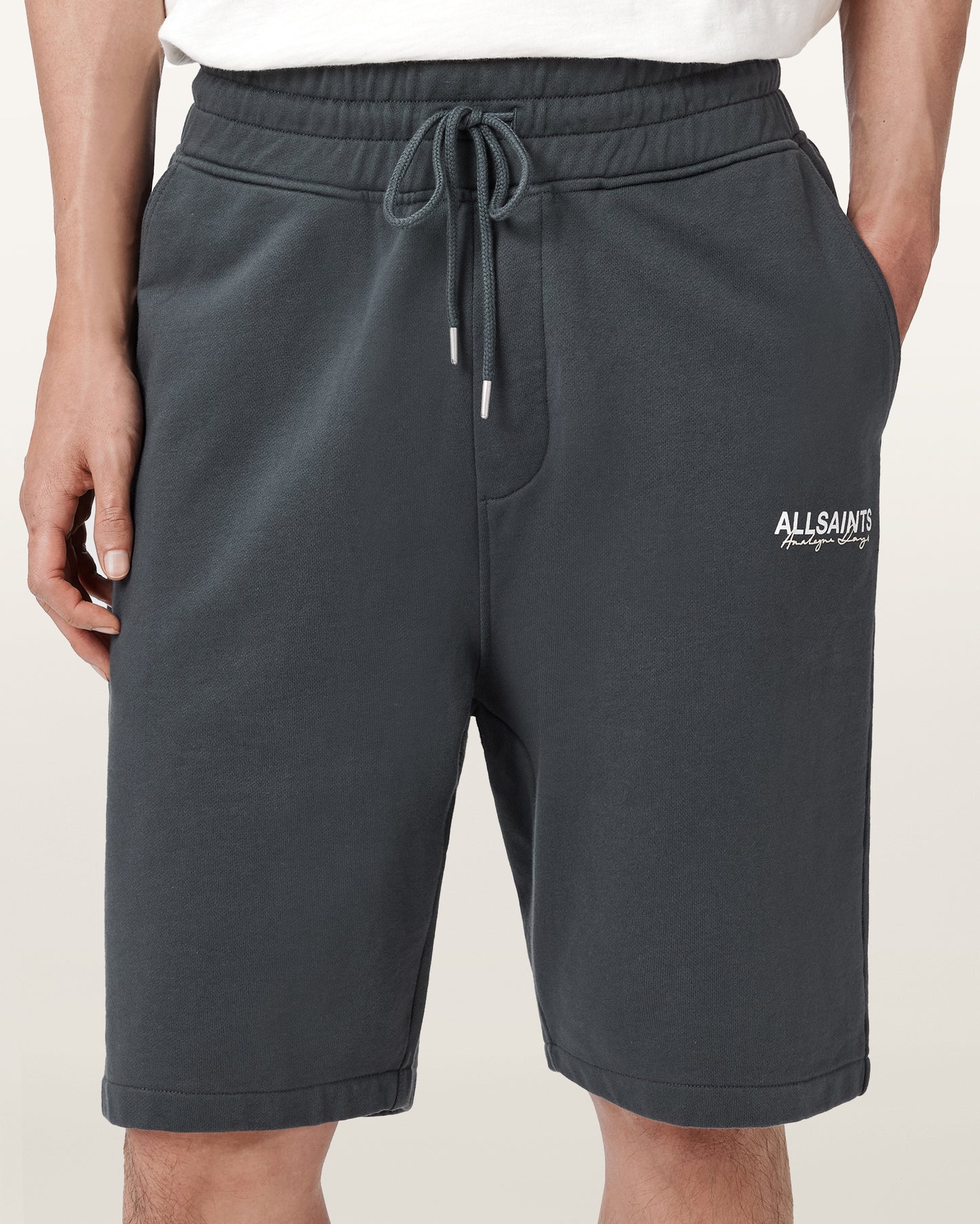 Dark Slate Gray מכנסיים קצרים לגברים Emblem Sweatshort ALLSAINTS