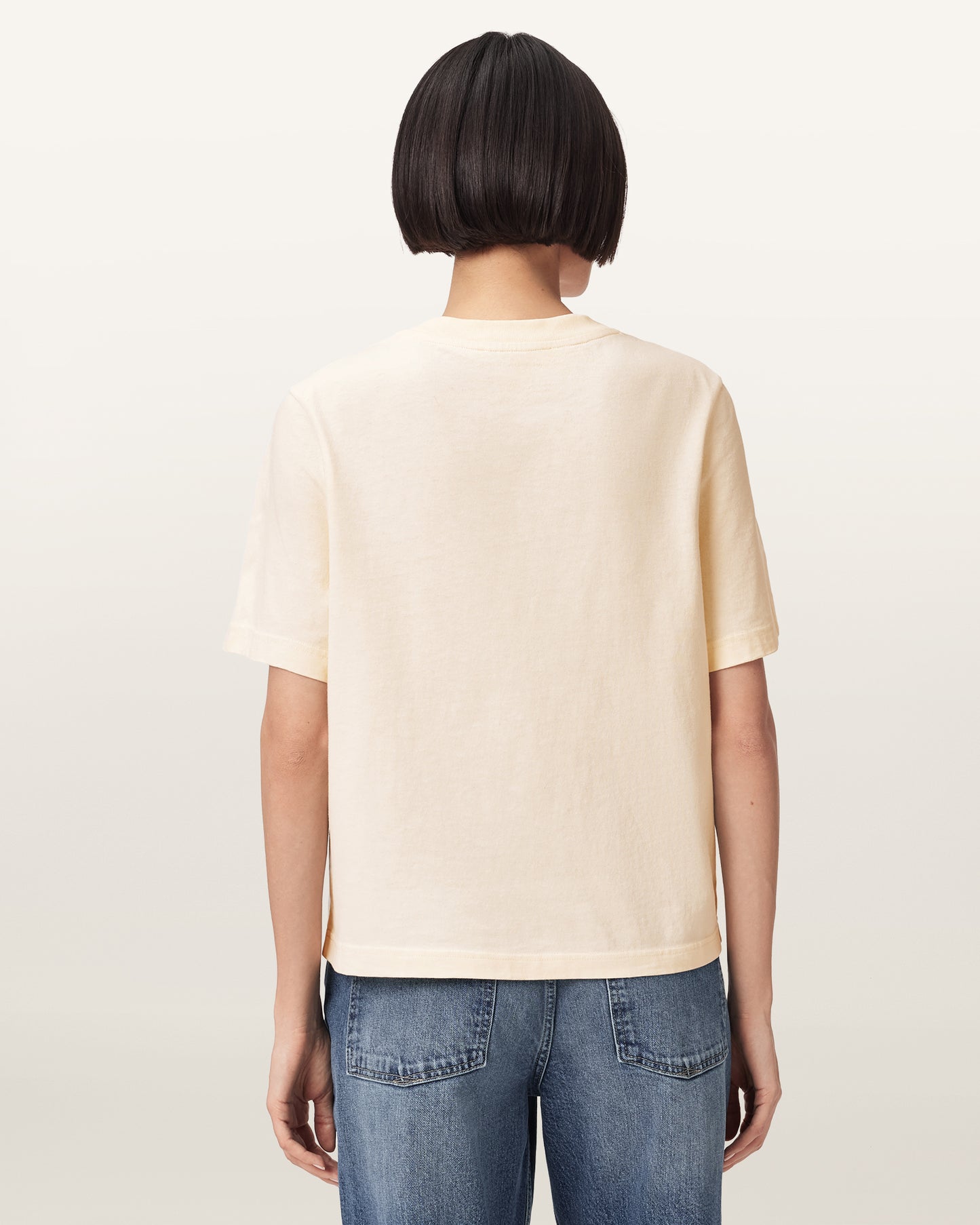 Seashell טי שירט קצרה לנשים Lisa Embos ALLSAINTS