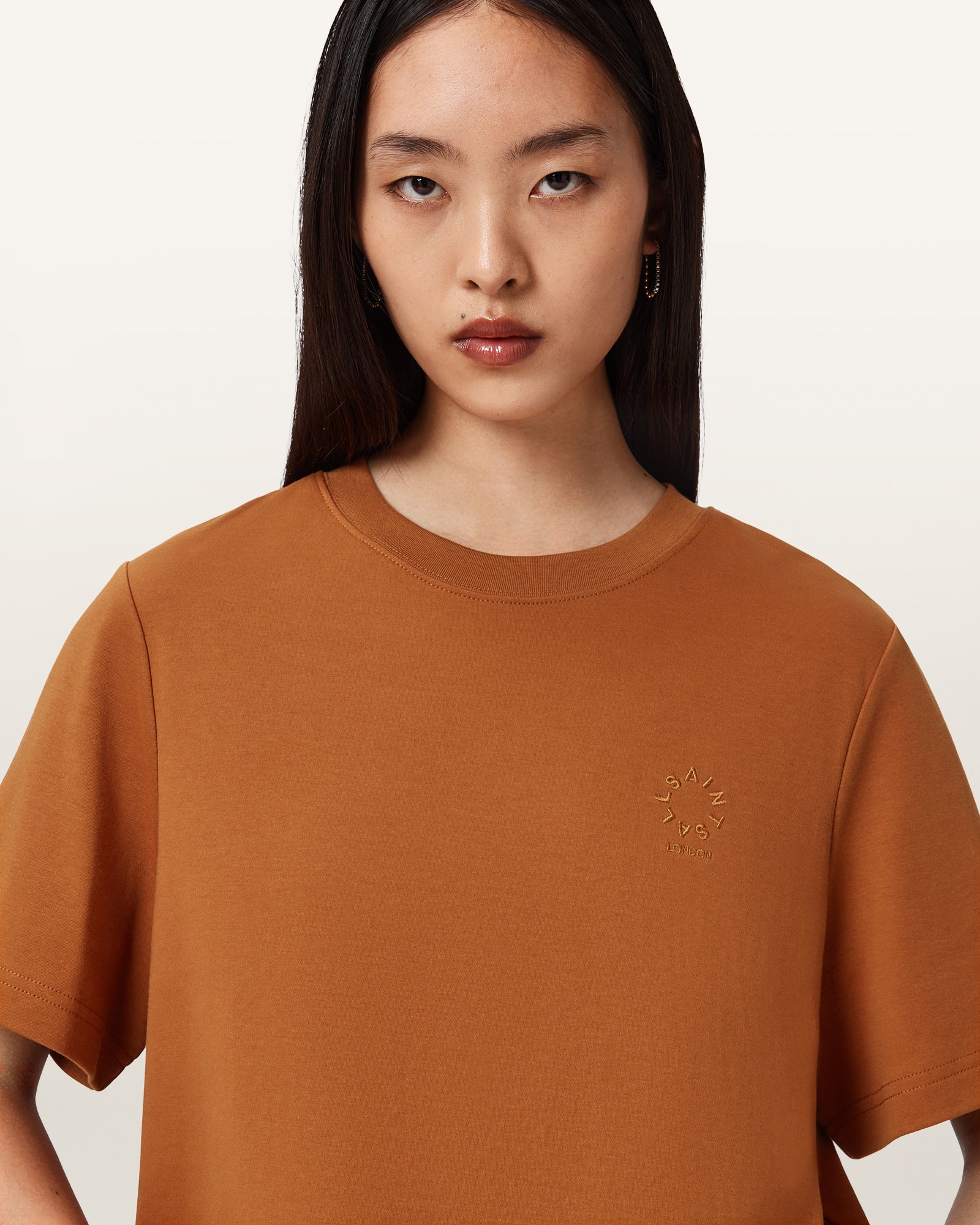 Sienna טי שירט קצרה לנשים Lisa Haven ALLSAINTS