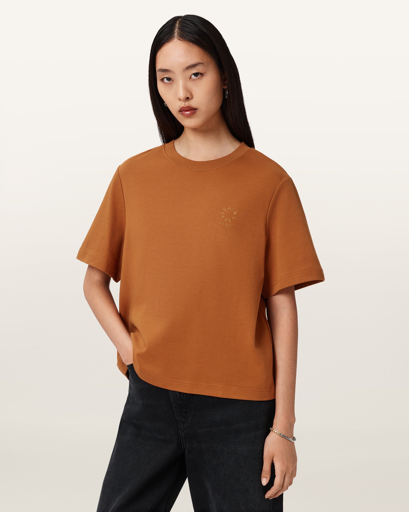 Antique White טי שירט קצרה לנשים Lisa Haven ALLSAINTS