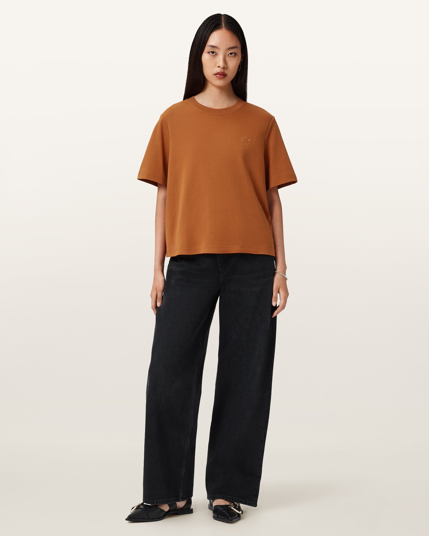 Beige טי שירט קצרה לנשים Lisa Haven ALLSAINTS