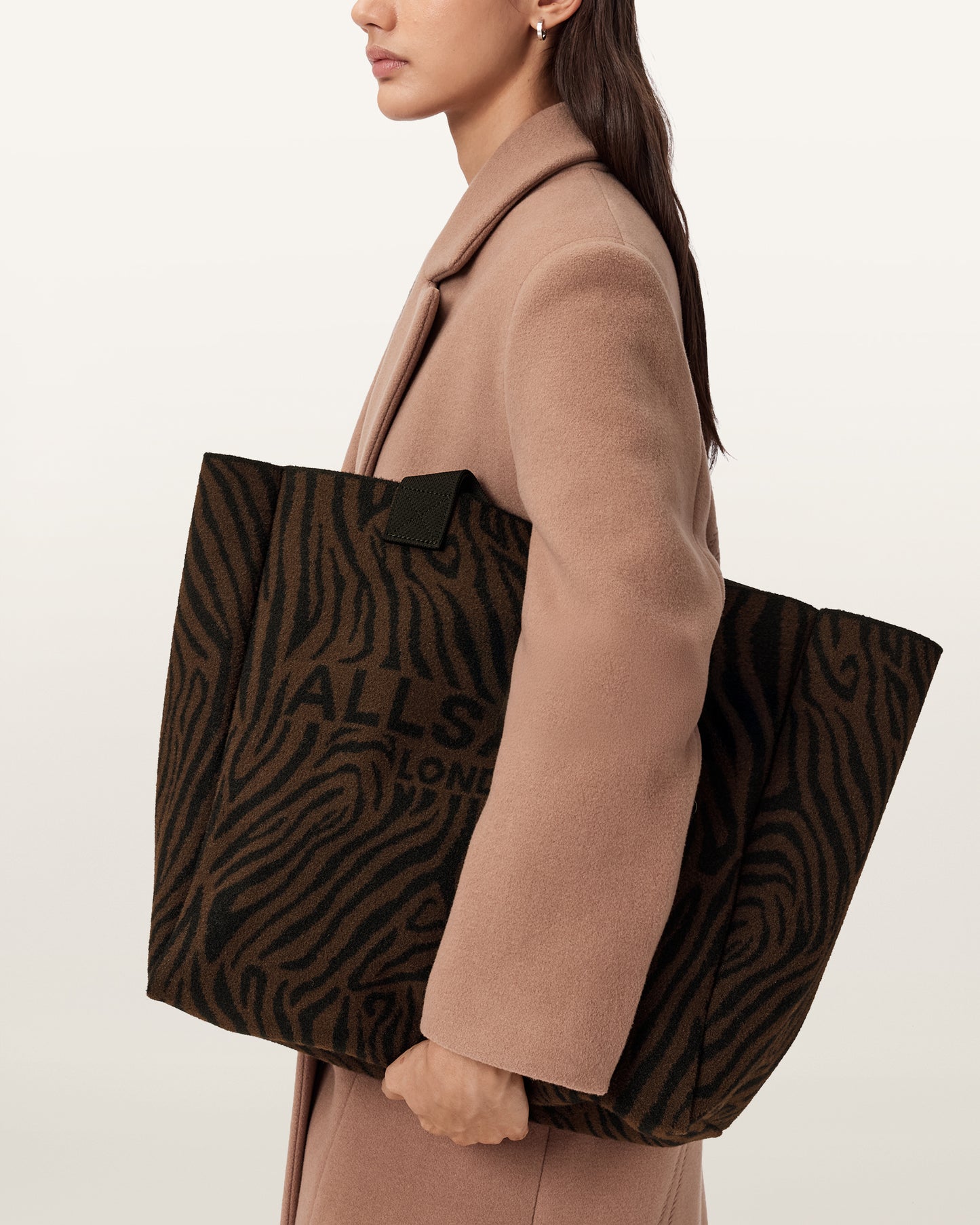 Black תיק צד לנשים Izzy Zebra ALLSAINTS