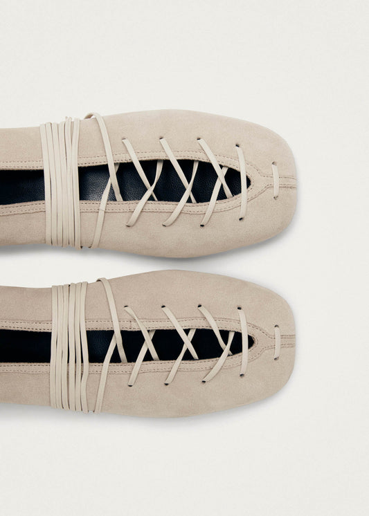 נעלי בובה עם קשירה לנשים Bumi Suede