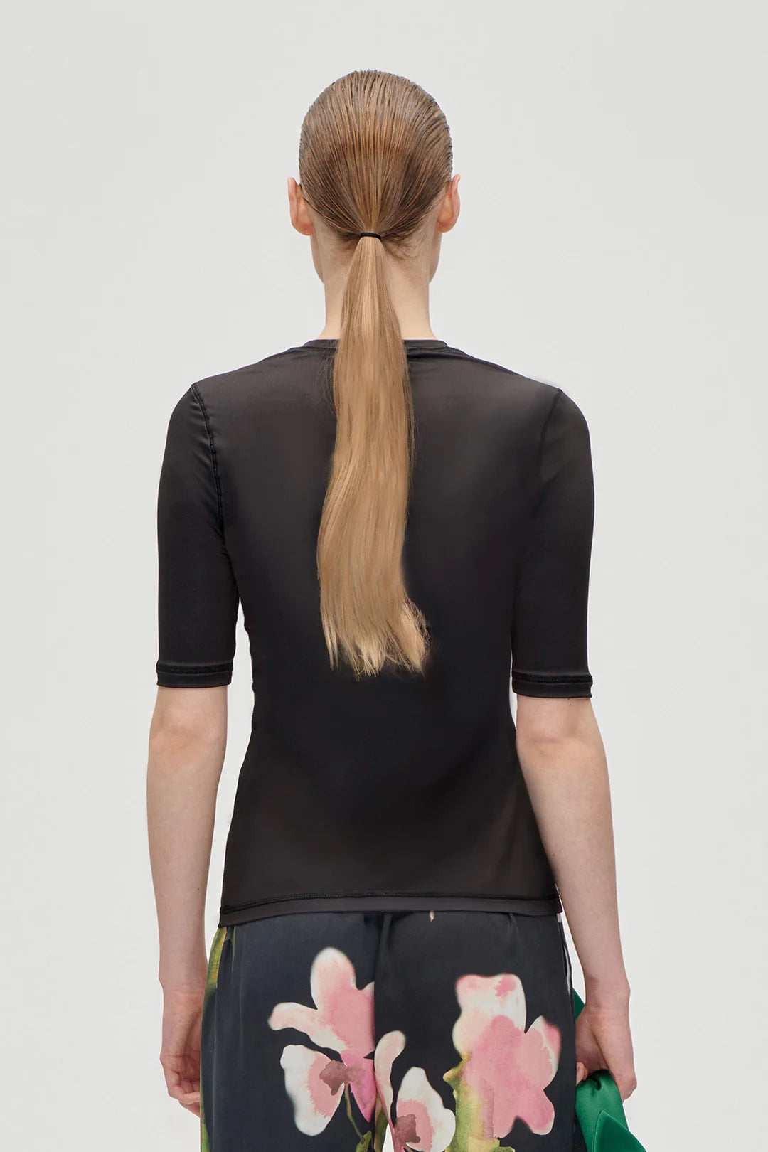 Dark Slate Gray טי שירט קצרה פרחונית לנשים STINE GOYA