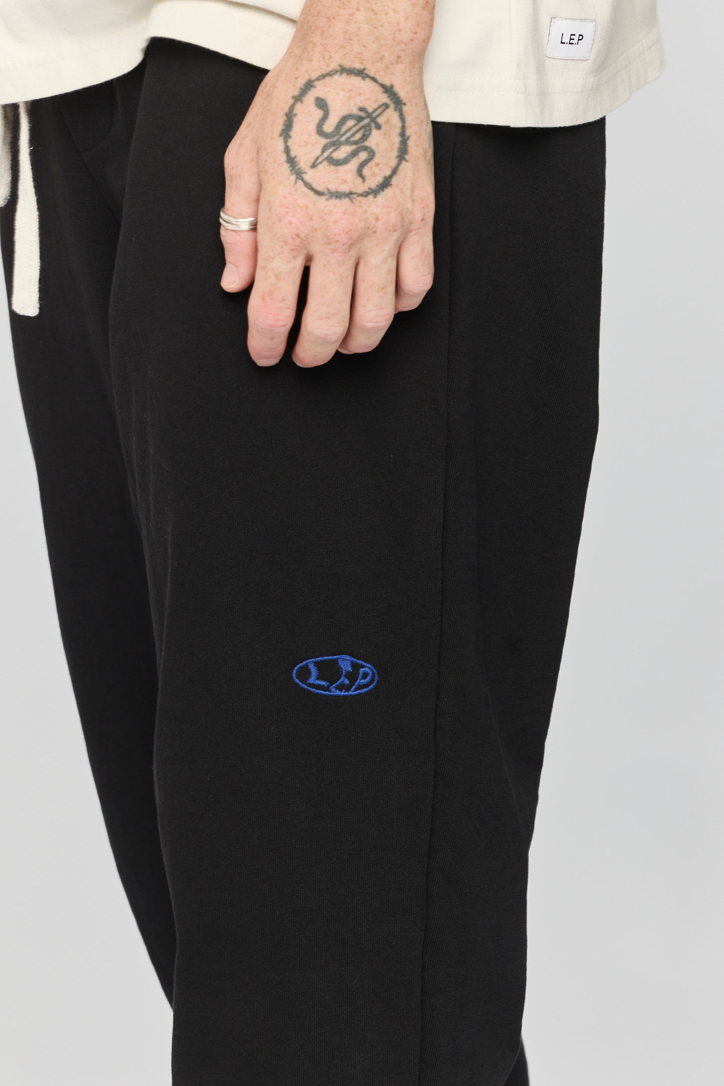 Light Gray מכנסי טרנינג לגברים / נשים LAZY EYE PPL