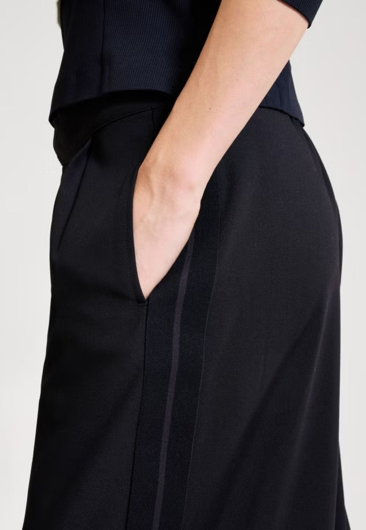 Black מכנסיים ארוכים לנשים Umpire ELLESSE‎
