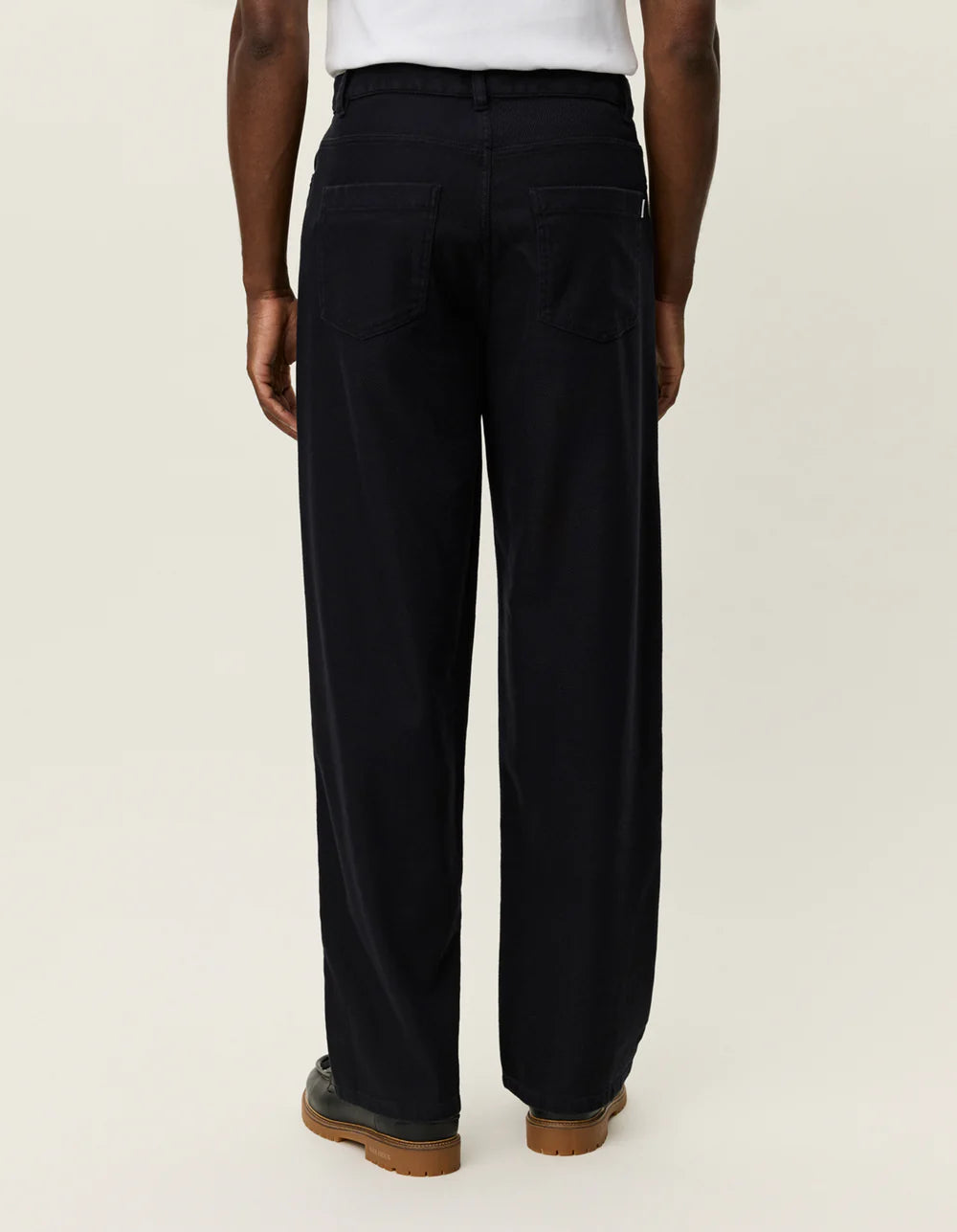 Black מכנסיים ארוכים לגברים Roi Structured LES DEUX