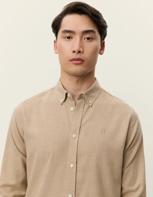 Antique White חולצה מכופתרת ארוכה לגברים Desert Reg LES DEUX