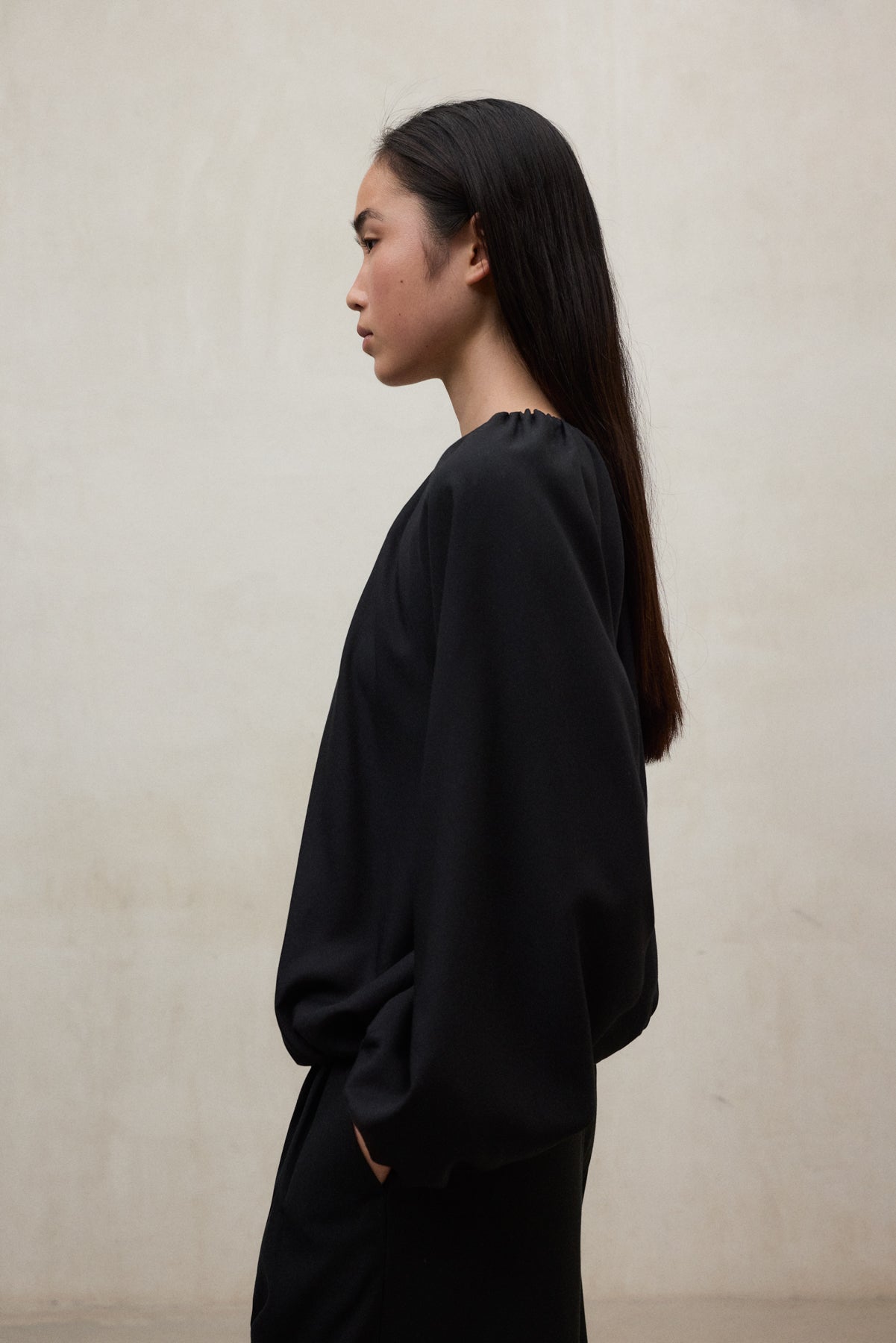 Black חולצה רפויה ארוכה לנשים Amalia ECOALF