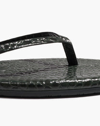White Smoke כפכפי עור לנשים דמוי  קרוקודיל Square Toe Lily Croc TKEES