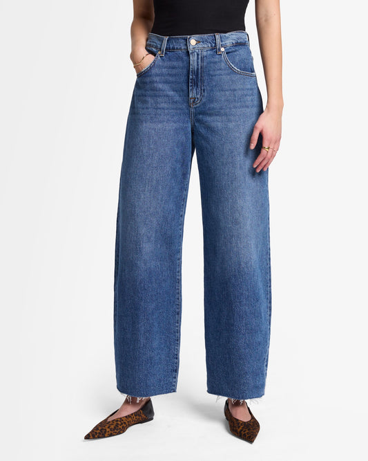 White Smoke ג'ינס ארוך לנשים Bonnie – Barrel Leg SEVEN FOR ALL MANKIND