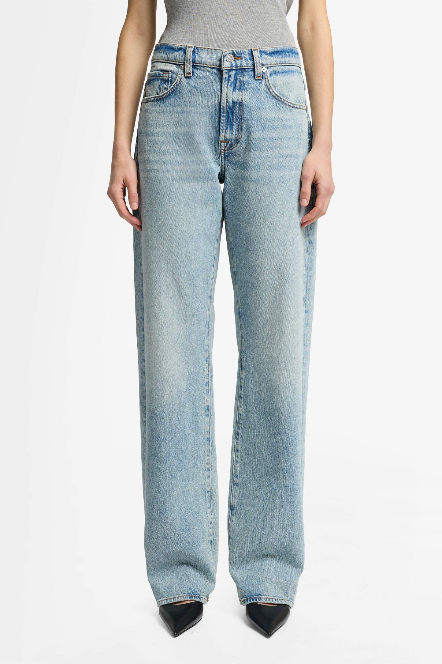 White Smoke ג'ינס ארוך לנשים Tess – Straight Leg SEVEN FOR ALL MANKIND