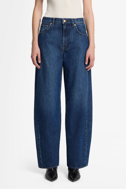 White Smoke ג'ינס ארוך לנשים Bonnie – Barrel Leg SEVEN FOR ALL MANKIND