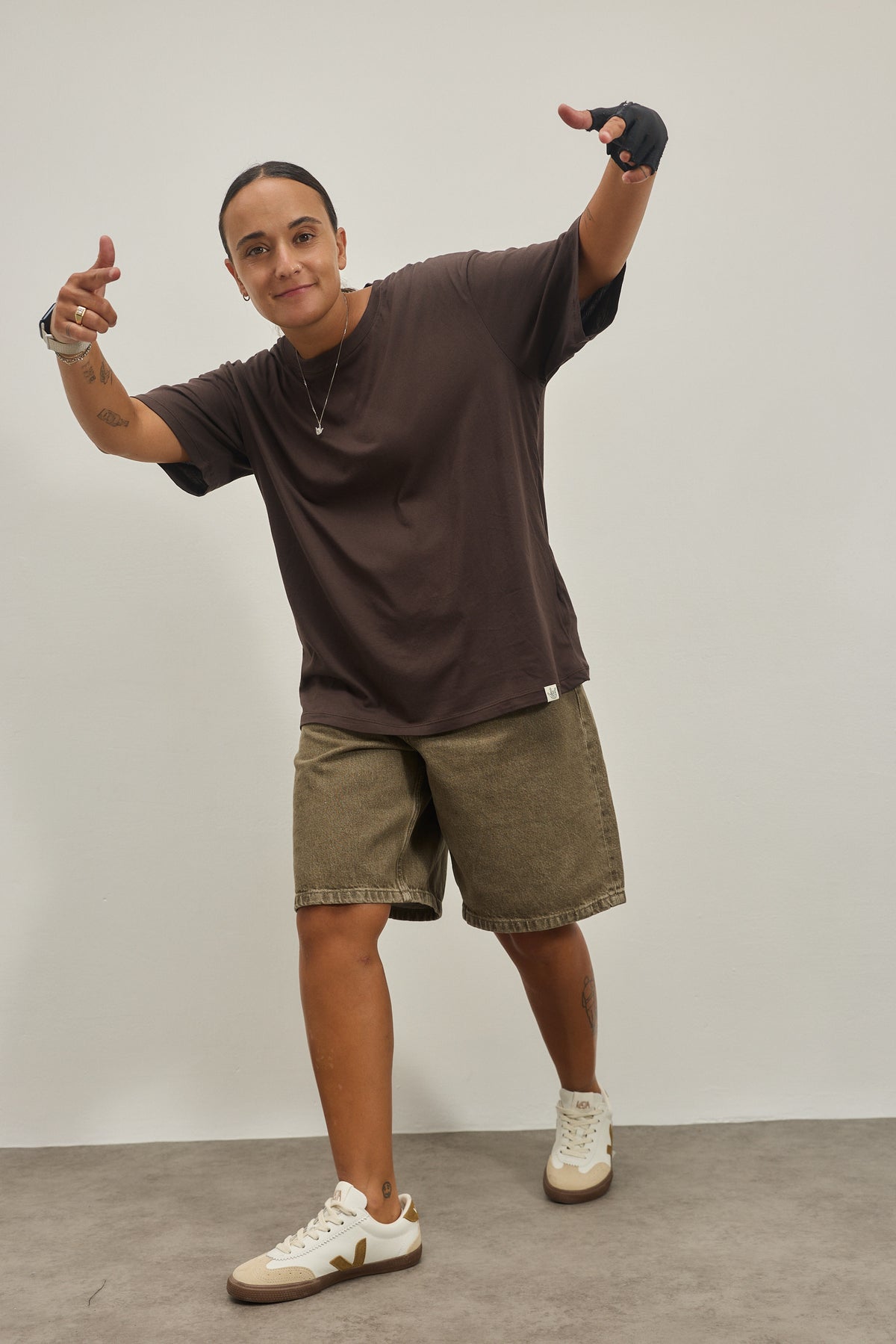 Gray THE KIND T-SHIRT טי שירט קצרה EMILY