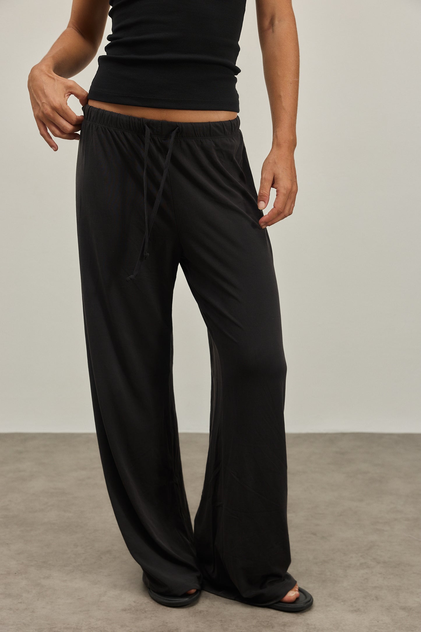 Gray THE RISE PANTS מכנסיים ארוכים EMILY