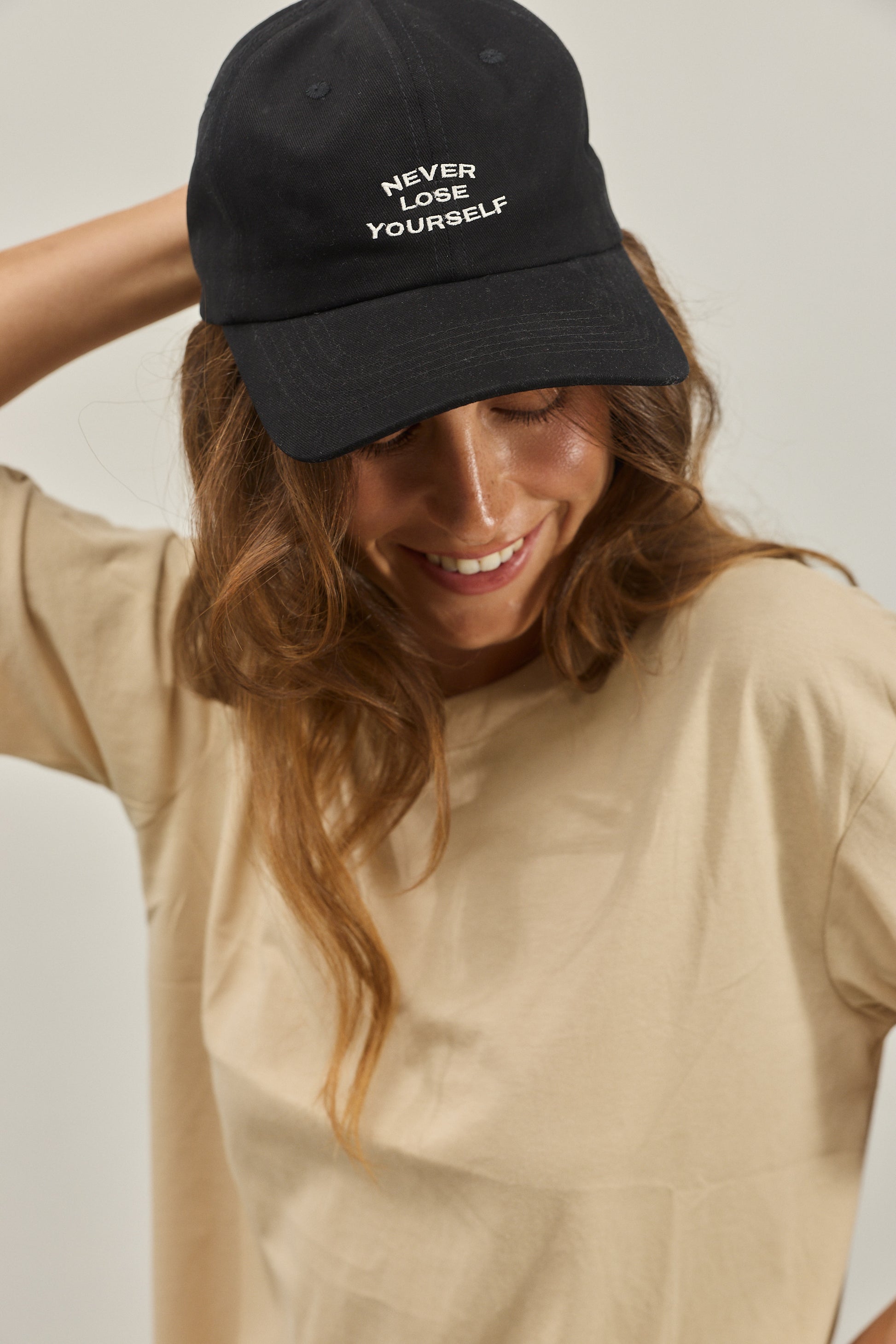 Tan THE SIXTY FOUR CAP כובע מצחיה EMILY